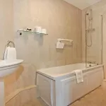 The Courtyard 4*