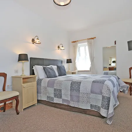 Pensjonat The Courtyard 4*