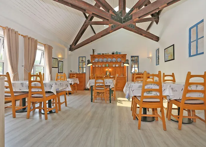 The Courtyard 4*